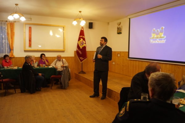 Mgr.Michal Sejk , ředitel státního archivu Benešov zahájil přednášku o lidech žijících v letech 1.sv. války se zaměřením Krusičany